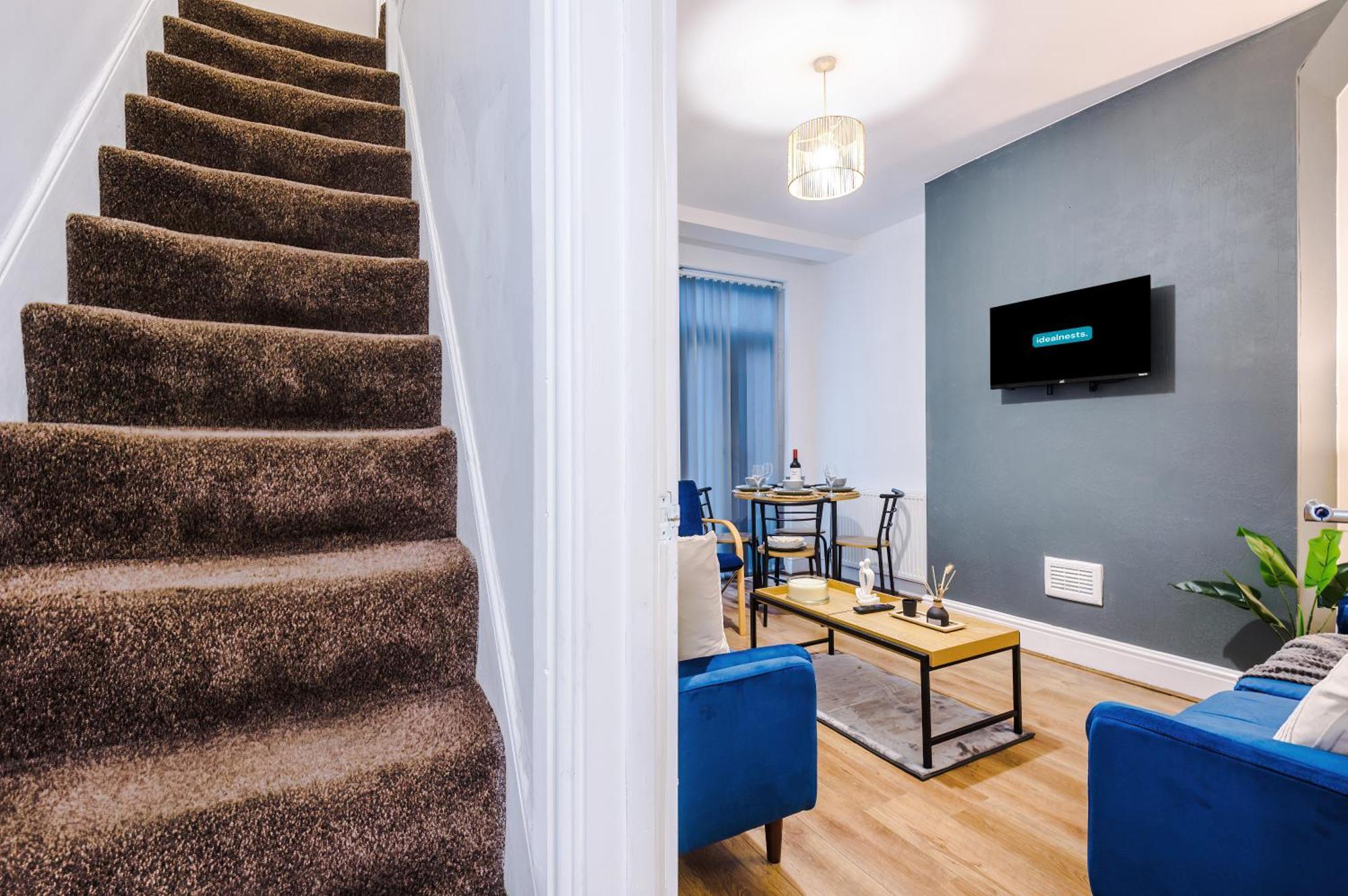 Holiday home Modern 3-bed , Sleeps 7, Free Parking & Close To Centre Manchester